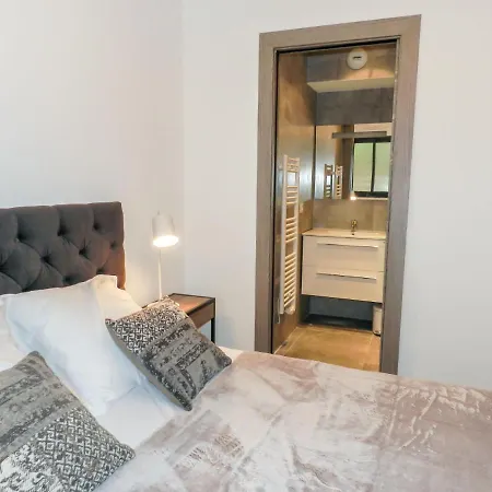 Apartman Chateau-6 *